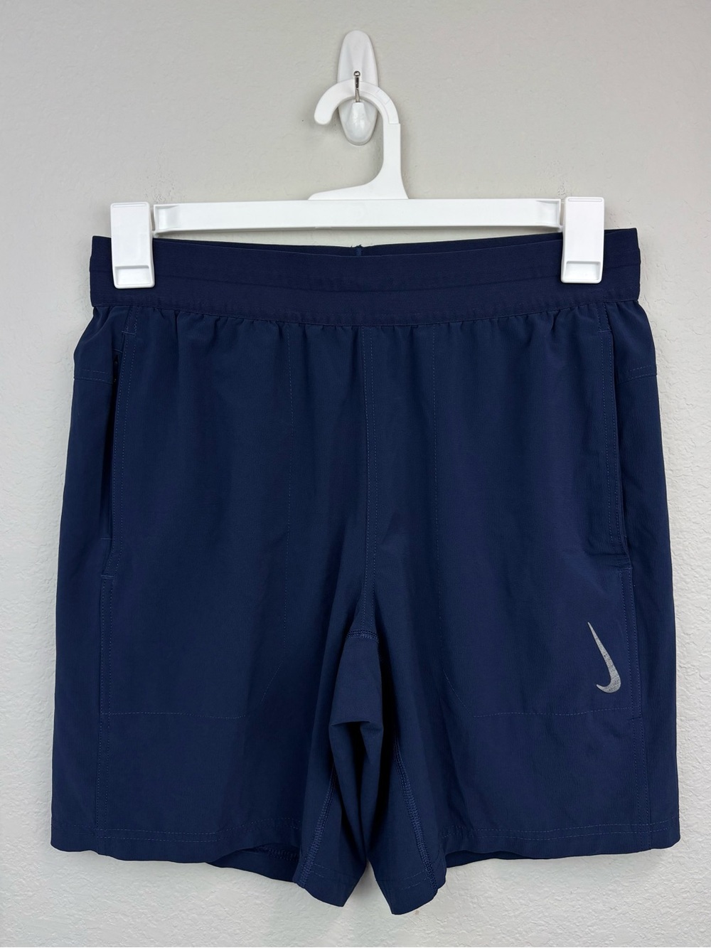 Nike Dri-FIT Men’s M Navy Blue Stretch Training Performance Shorts 7 inch Inseam